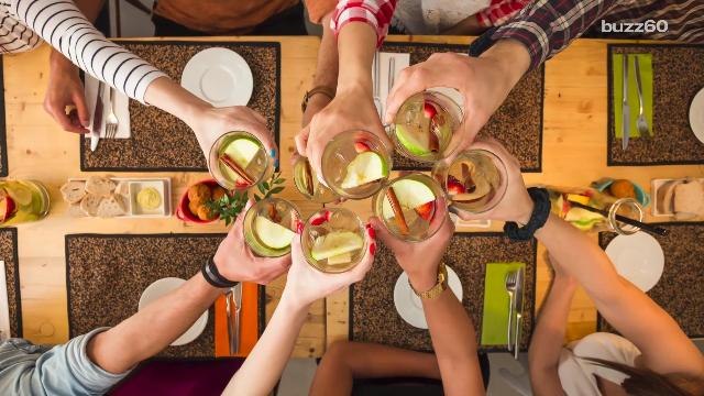 5 tips to host the perfect Friends-giving