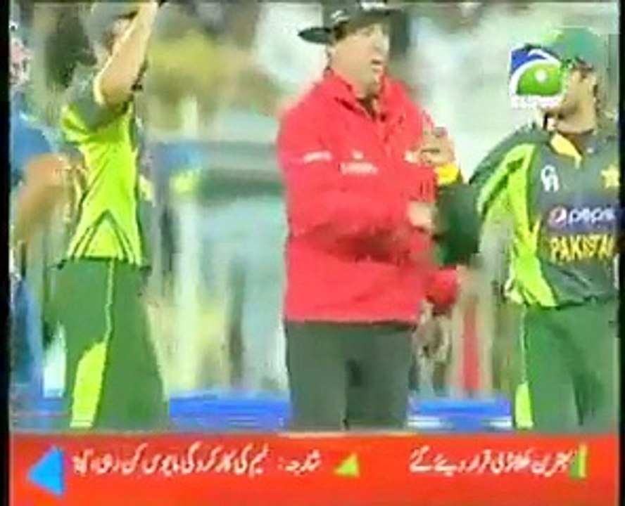 Ahmed Shehzad and Dilshan Fight Pak vs SL 3rd ODI Sharjah