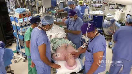 Un pompier américain reçoit une greffe totale du visage