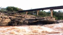 As tenebrosas águas das cachoeiras do Rio Doce -Ponte Queimada