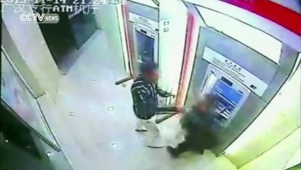 Un Voleur s'en Prend à la Mauvaise personne