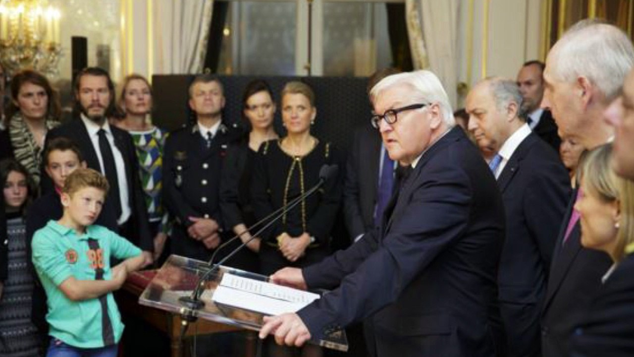 Crash A320 : Une cérémonie d'ordre du mérite marquée par les événements du 13 Novembre à Paris