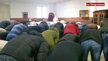 Prière du vendredi à Lorient. Les fidèles dénoncent les attentats