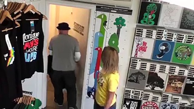 مسكين ما فهم شيء بدموع