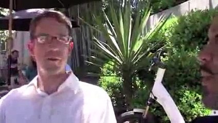 2010 UltraMotor A2B Metro Review - Electric and pedal-powered funster