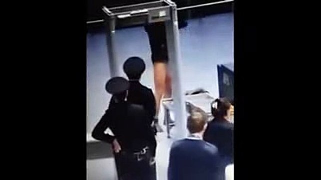 غلبت عليه الماكينة متاع المطار تفرج شعمل مخك ياقف