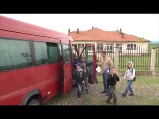Lajme - Ndërpritet bartja e nxënësve në Rekë të keqe