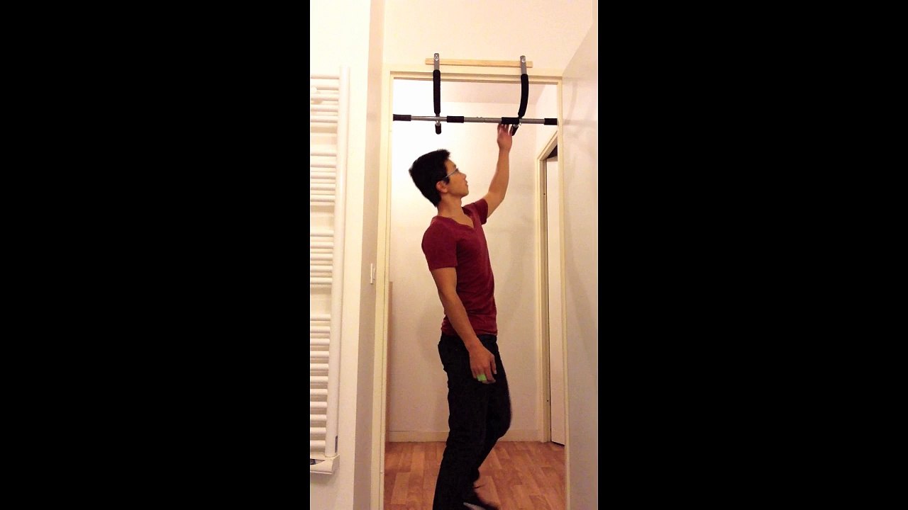 Training tractions pullups
