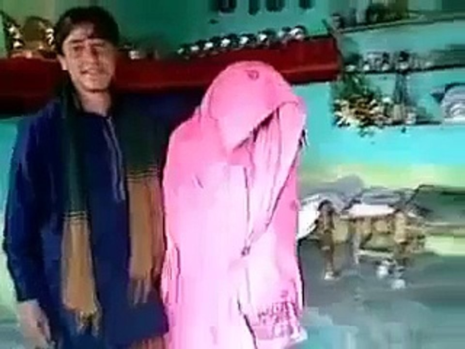 Pashto New Songs Wadygi Jine 2014 Girl And Boy Funny Dance - Pakfiles.com