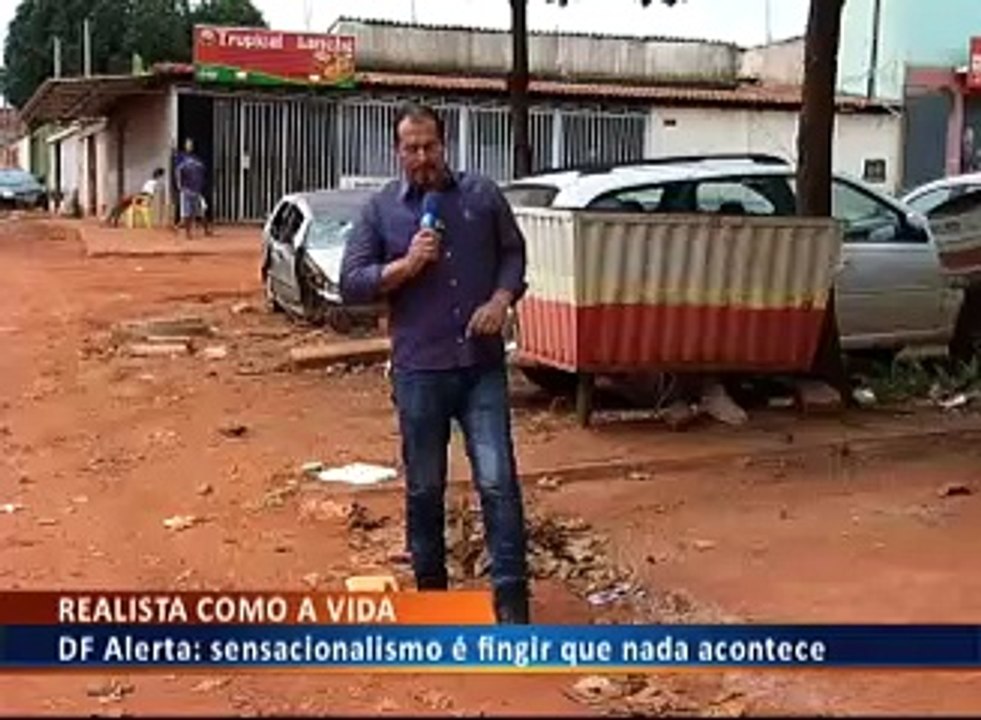FILHO ESPANCA MÃE