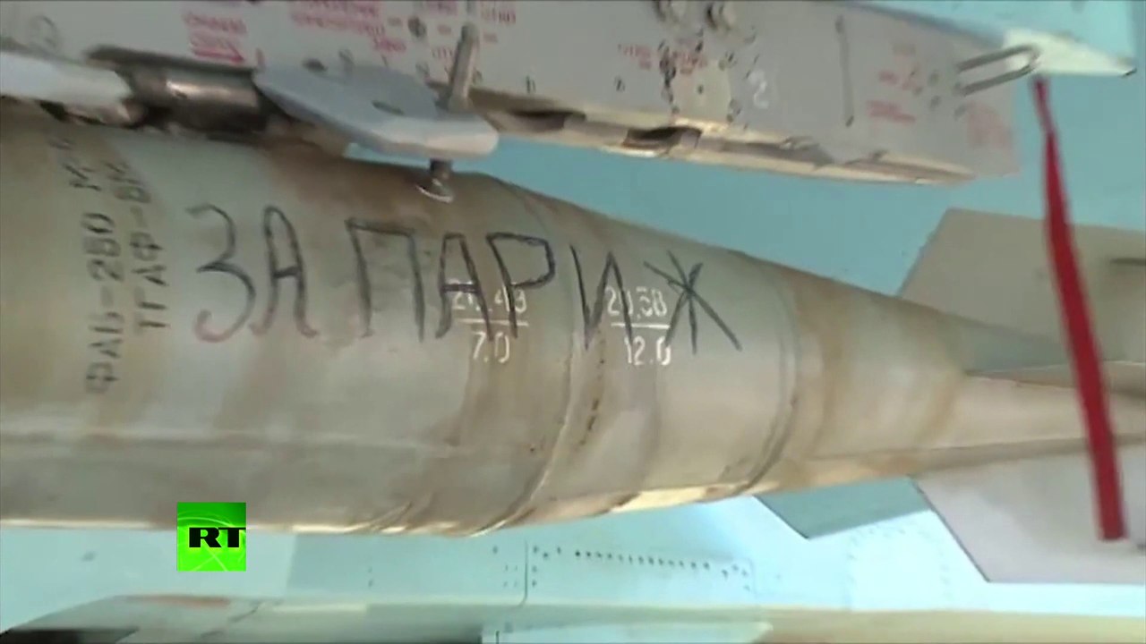 «Pour Paris !» et «Pour les nôtres !» : message aux terroristes écrit sur les bombes russes