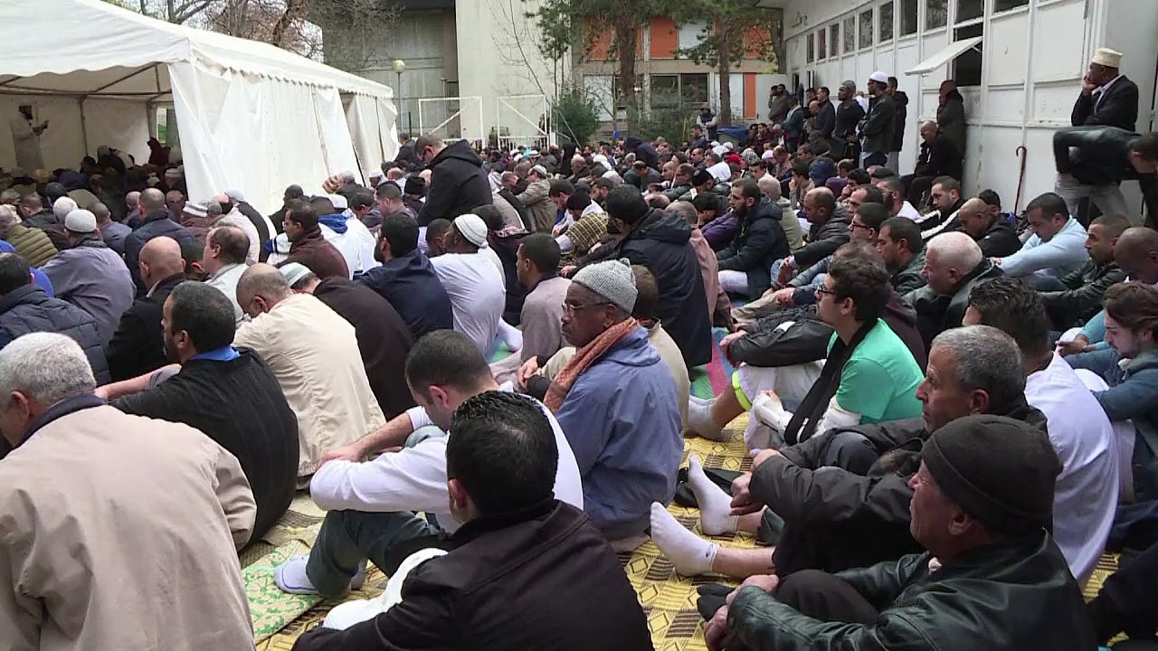 A Lyon, la prière du vendredi consacrée aux victimes des attentats