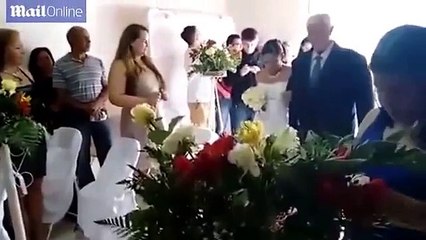 Worst wedding march  Off key player sends bride down aisle