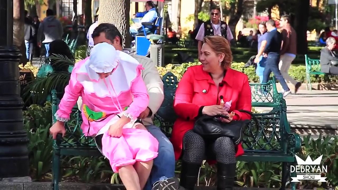 ► Bebe Chupando Tetas | Bromas