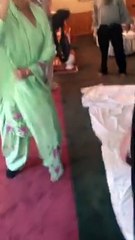 Man Using abusive language in guru granth sahib `s hazoori