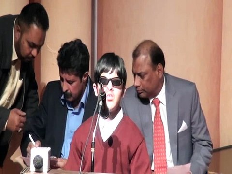 راولپنڈی میں منعقد سپیشل بچوں کے پروگرام میں جنید عباسی گورنمنٹ سپیشل ایجوکیشن سینٹر( مری) حمد باری تعالی پیش کر رھے ہیں