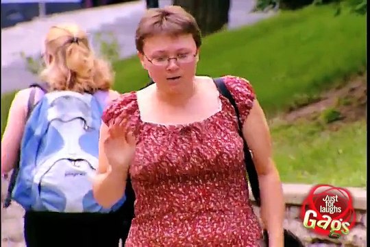 Programa Silvio Santos Câmera Escondida Caixão no Elevador