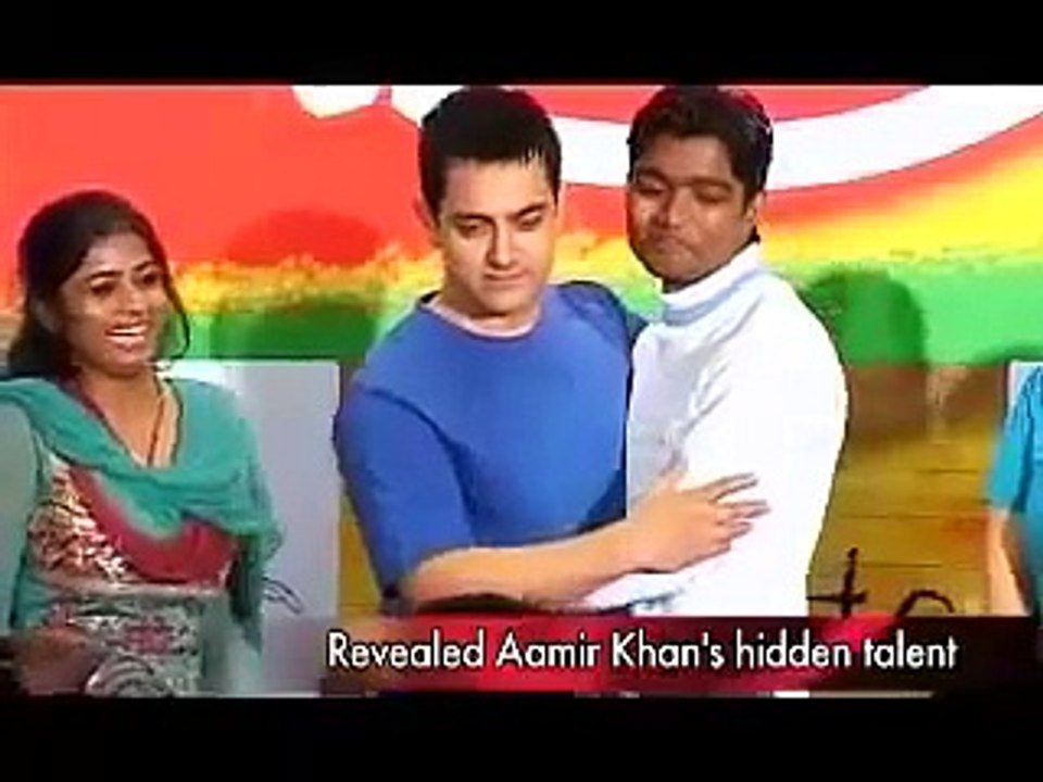 Aamir Khan Solves Rubiks Cube Live On Stage