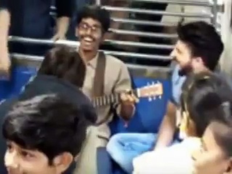 Bollywood Mega star Amitabh Bachchan travels in Mumbai local train