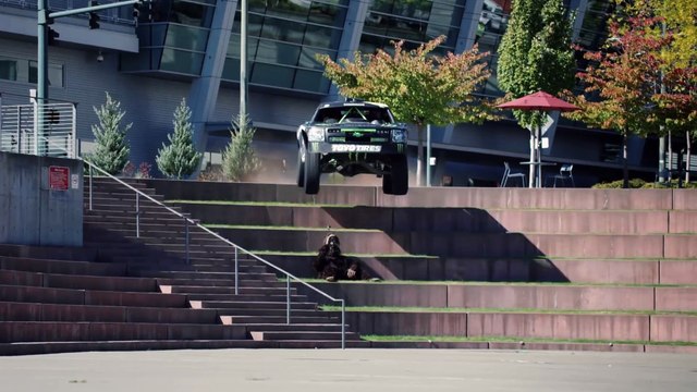 Cascades et saut de fou en 4x4 et en Buggy