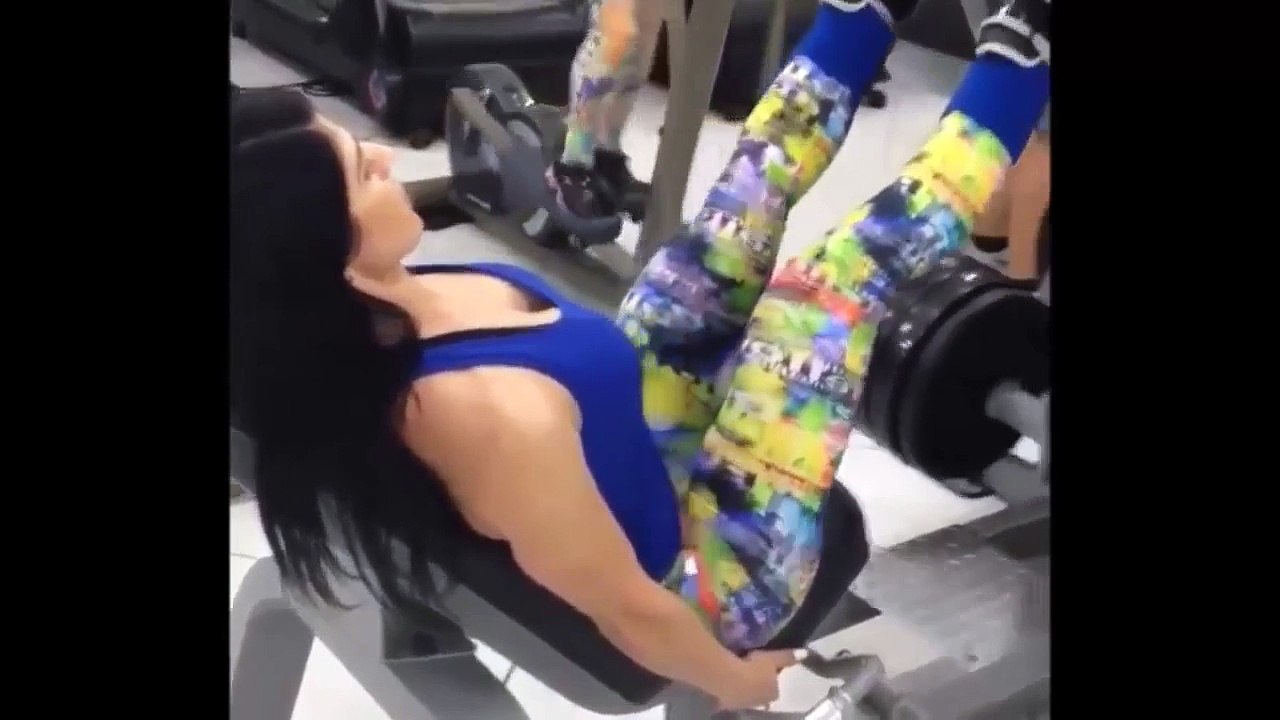 Eva Andressa - Hot Posing And Workout - Female Fitness Motivation