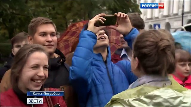 «Давай-давай!» танец Халка на Невском проспекте. Халк лично помог больному мальч