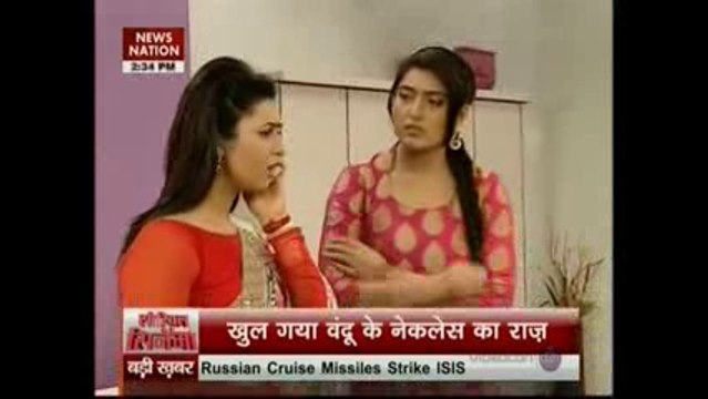 Ishita Kar Rahi Hai Simmi Se Sach Ugal wane Ki Koshish - 21st November 2015 - Yeh Hai Mohabbatein