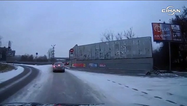 Park ettiği aracının el frenini çekmeyi unutan sürücünün zor anları