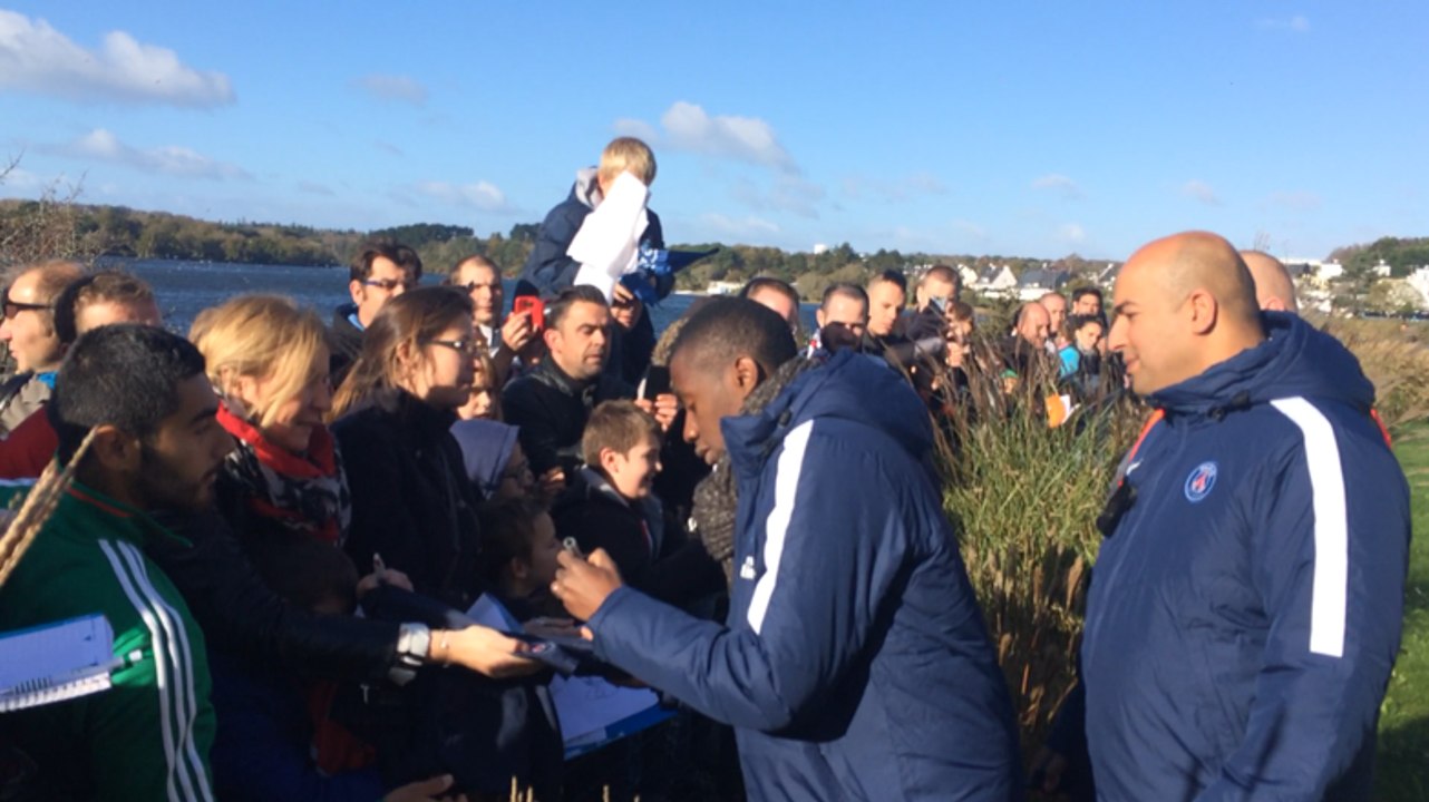 300 supporters attendent les joueurs du PSG