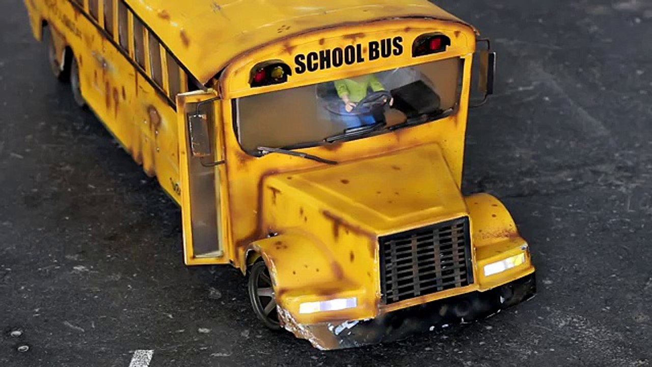 RC Drifting School Bus