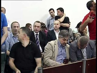 Proteste ne gjyqin e Tahirit - Vizion Plus - News - Lajme