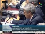 Parlamento portugués aprueba adopción para parejas homosexuales