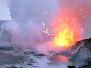 ALLAH ki Shaan Pani mai AAG