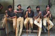 آج زندگی میں پہلی مرتبہ مجھے پاکستانی ہونے پر شرمندگی محسوس ھو رھی ھے  اور اس کی وجہ یہ پولیس والے نھیں بلکے اس نظام کو