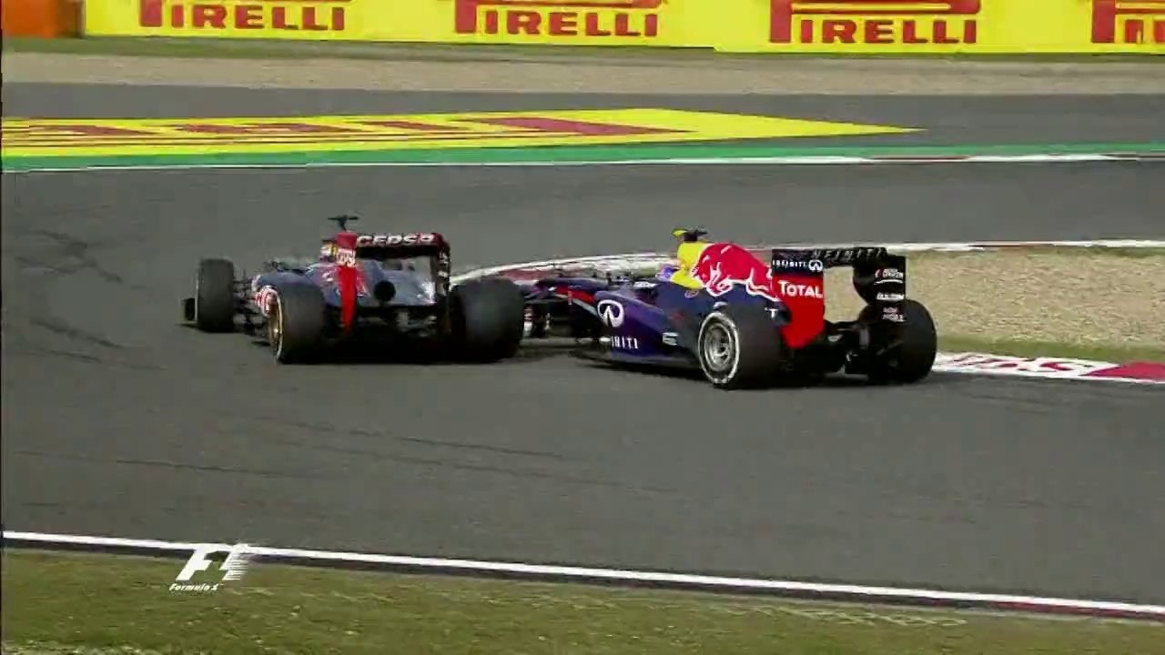 Webber and Vergne Crash in China 2013