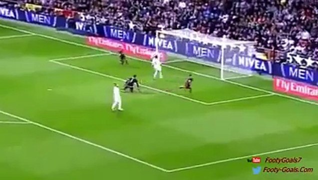 Luis Suarez Second Goal - Real Madrid vs Barcelona 0-4 (La Liga 2015)