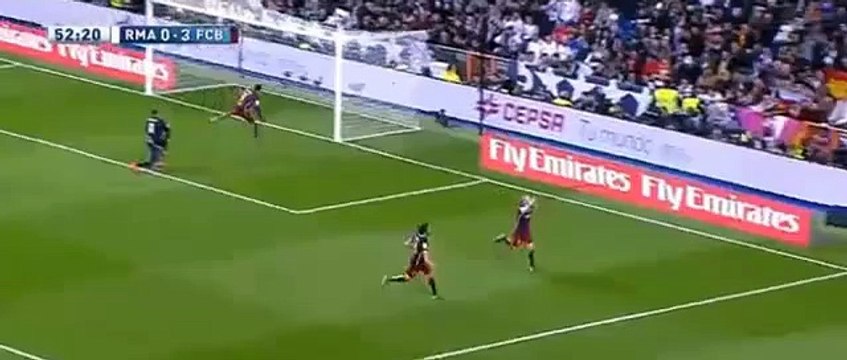 Iniesta Amazing goal 0:3 - Real Madrid CF vs FC Barcelona - 21/11/2015