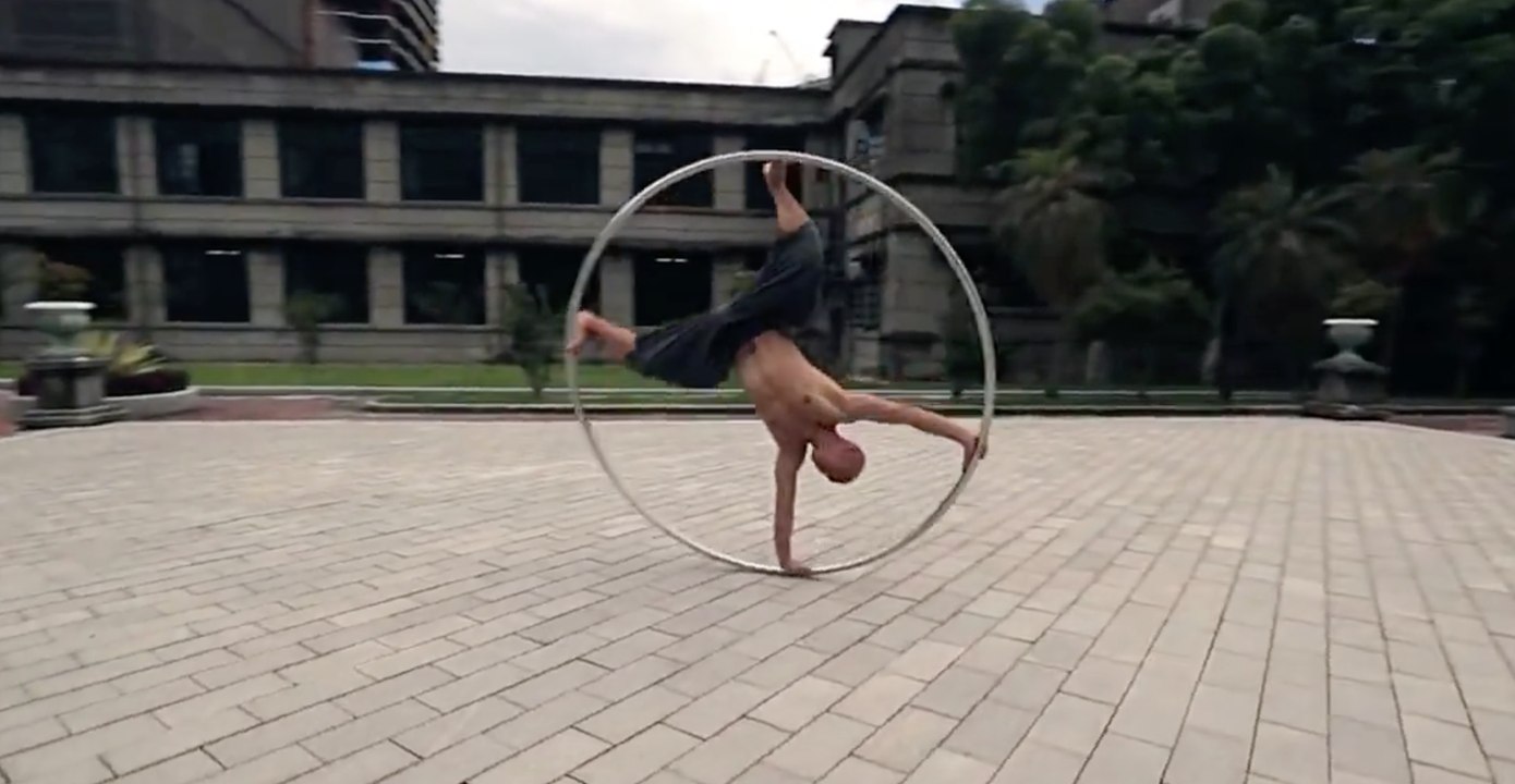 Voici le vrai seigneur des anneaux