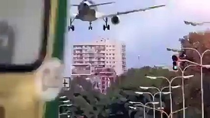 "..Jahaaz Aam Traffic ke Sath Road Par hi Take.." - Adnan Ali Abbas