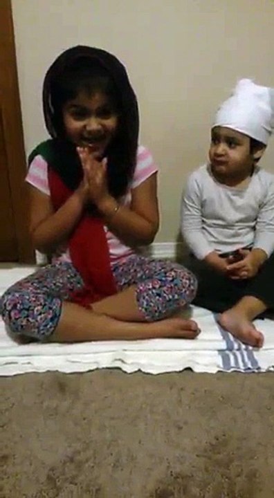 Little girl path kardi hoyee