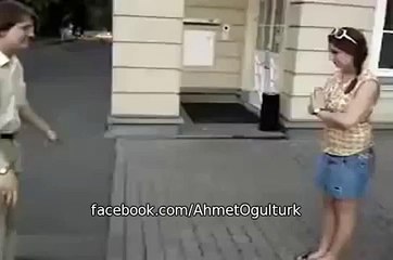 Karateci Kız Adamın Ağzını Burnunu Düzlüyor !