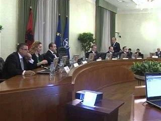 Mjaft: Shëndetësia, jo transparente - Vizion Plus - News - Lajme