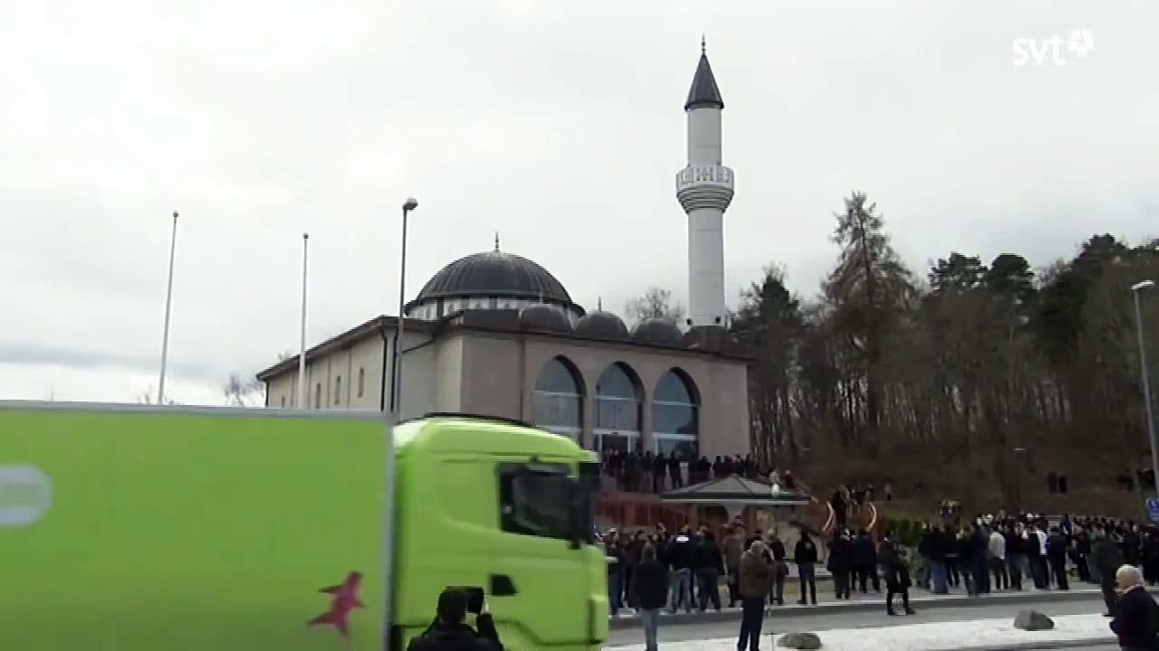 First Azan Muslim Download From by Urdu News Alert