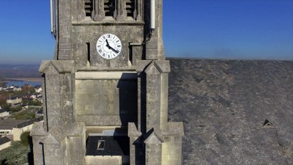 Eglise Saint Symphorien de Montjean sur Loire, vue par drone en automne, Pays de La Loire, France (5)