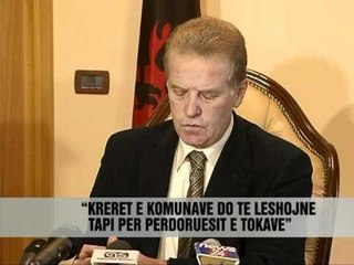 Pollo sqaron ligjin e pronave - Vizion Plus - News - Lajme