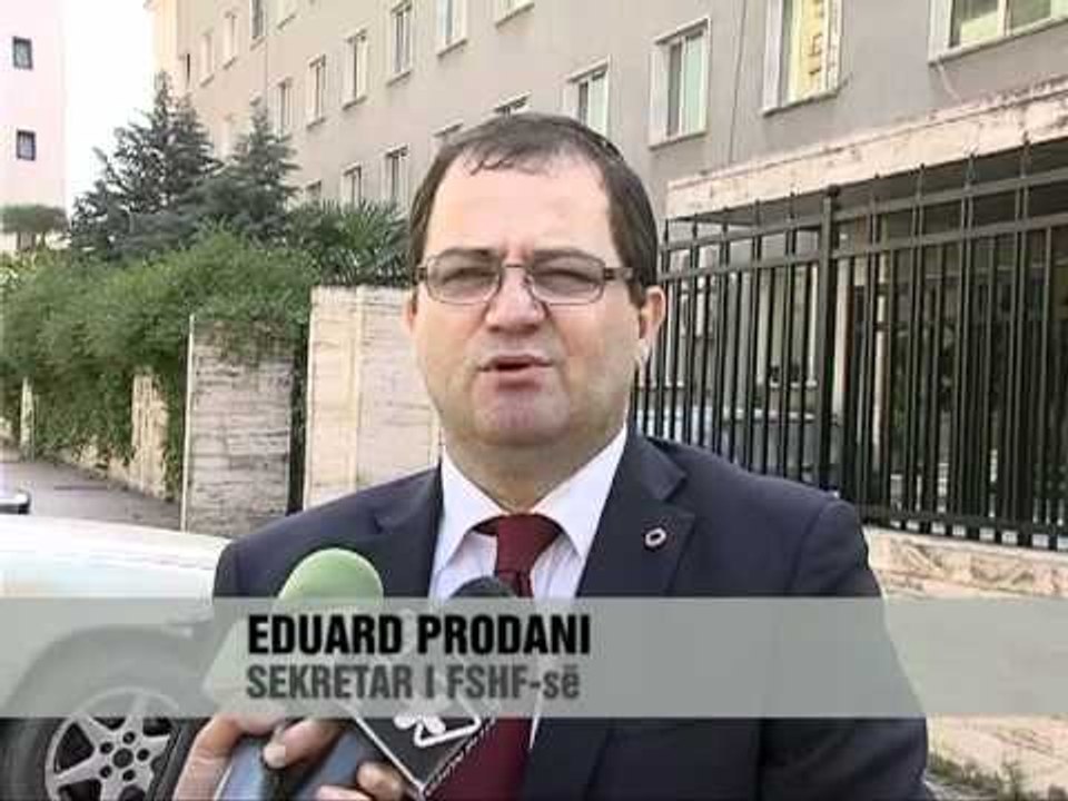 UEFA zbarkon ne Tirane - Vizion Plus - News - Lajme