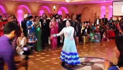 Mehndi Dance By Pakistani Girl - Main To Apney Sajan K Pas Chali - Beautiful Performance