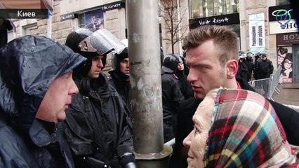 Охорона Порошенка не пускає людей до місця розстрілу Небесної Сотні