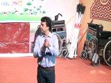راولپنڈی آرٹس کونسل میں ہونے والے سپیشل بچوں کے پروگرام بچے ہمارے عہد کے میں عابد مقصود ہاشمی قومی گیت پیش کر رھے ہیں