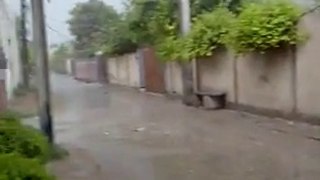 Heavy cold Rain and snow falling in Pakistan